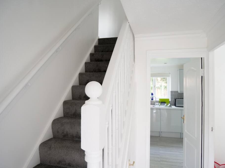 Cosy Four Bed Property With En-Suite Near To Nec Birmingham Airport And The City Exteriör bild