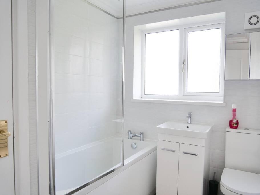 Cosy Four Bed Property With En-Suite Near To Nec Birmingham Airport And The City Exteriör bild