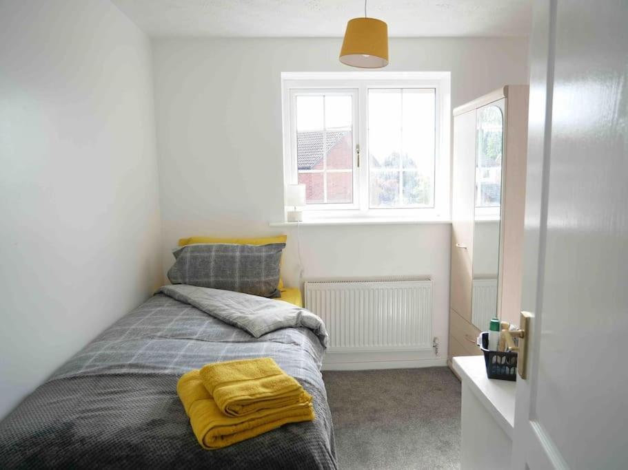 Cosy Four Bed Property With En-Suite Near To Nec Birmingham Airport And The City Exteriör bild